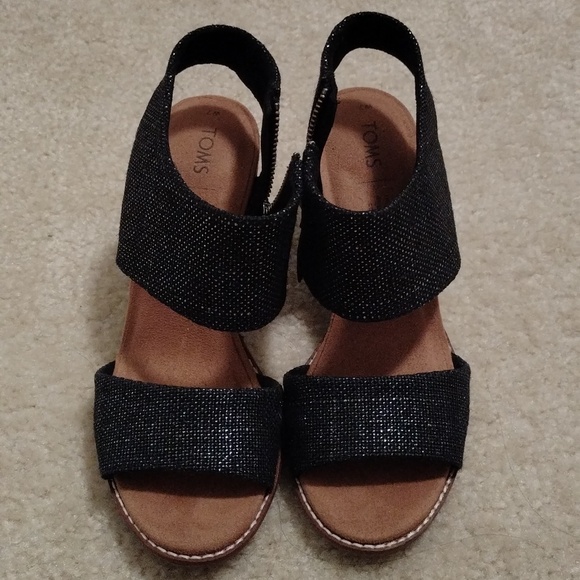 Toms Majorca Cut Out Heels in Black - Picture 3 of 7